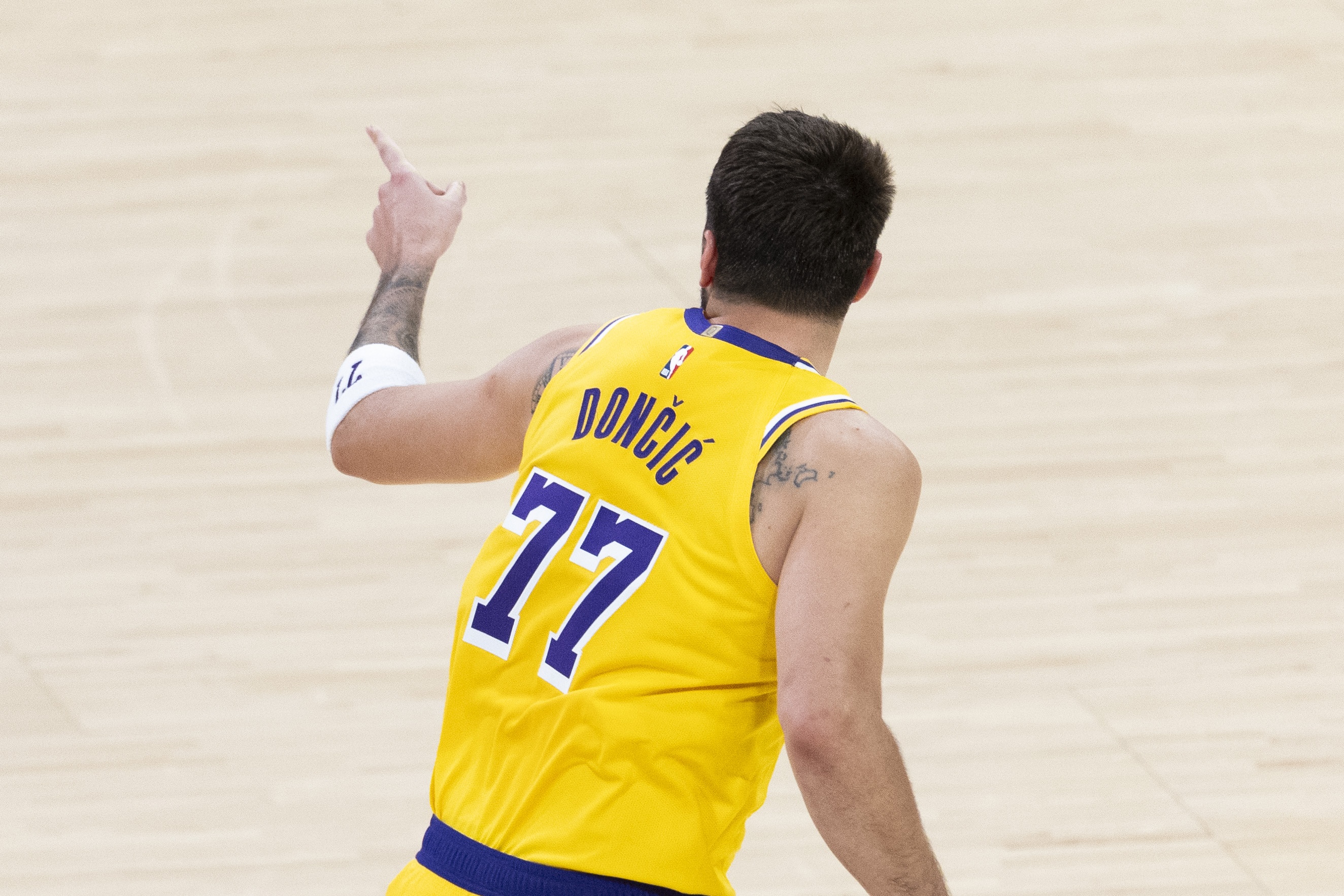 jdb电子试玩平台-你追我赶！东契奇第55次砍下30+三双 追平约基奇 并列历史第二