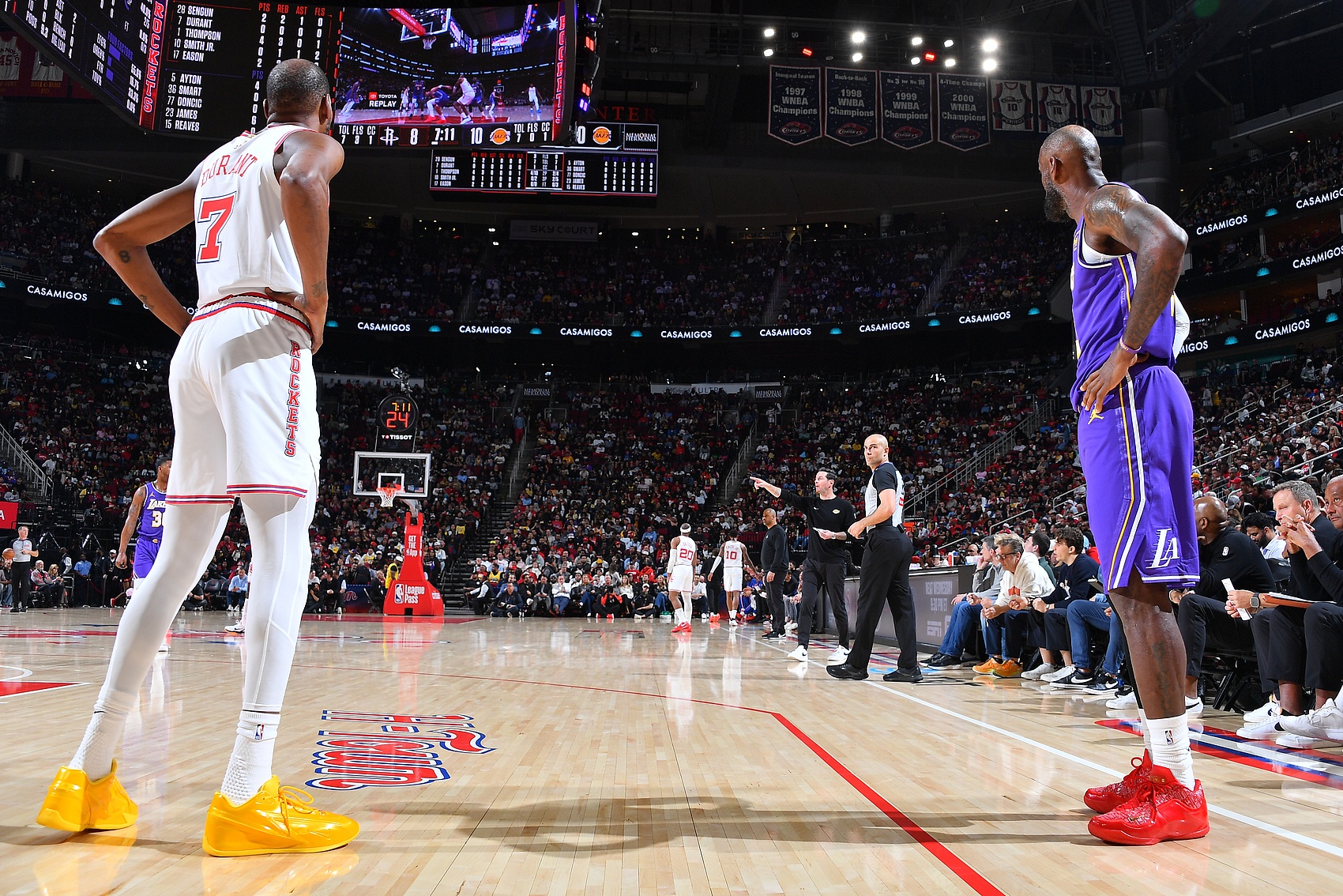 pg电子游戏骗局-大小王对决最终章？詹杜对决季后赛KD9-5占优 俩人场均都轰下31+